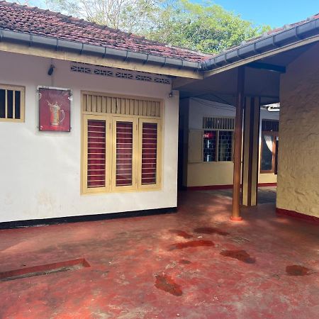Hotel Resthouse Vavuniya Exterior foto