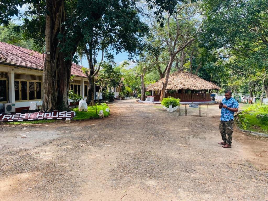 Hotel Resthouse Vavuniya Exterior foto